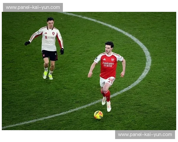 英超冠军争夺白热化，阿森纳领跑压力倍增